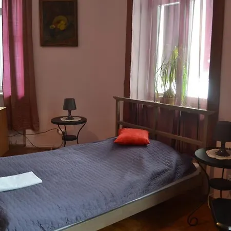 Mariacki Tower Apartment *